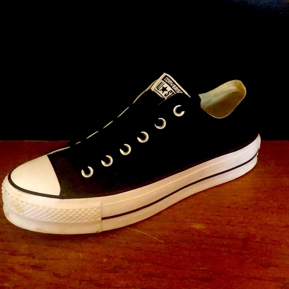 Converse All Star 9.5. Good condition.